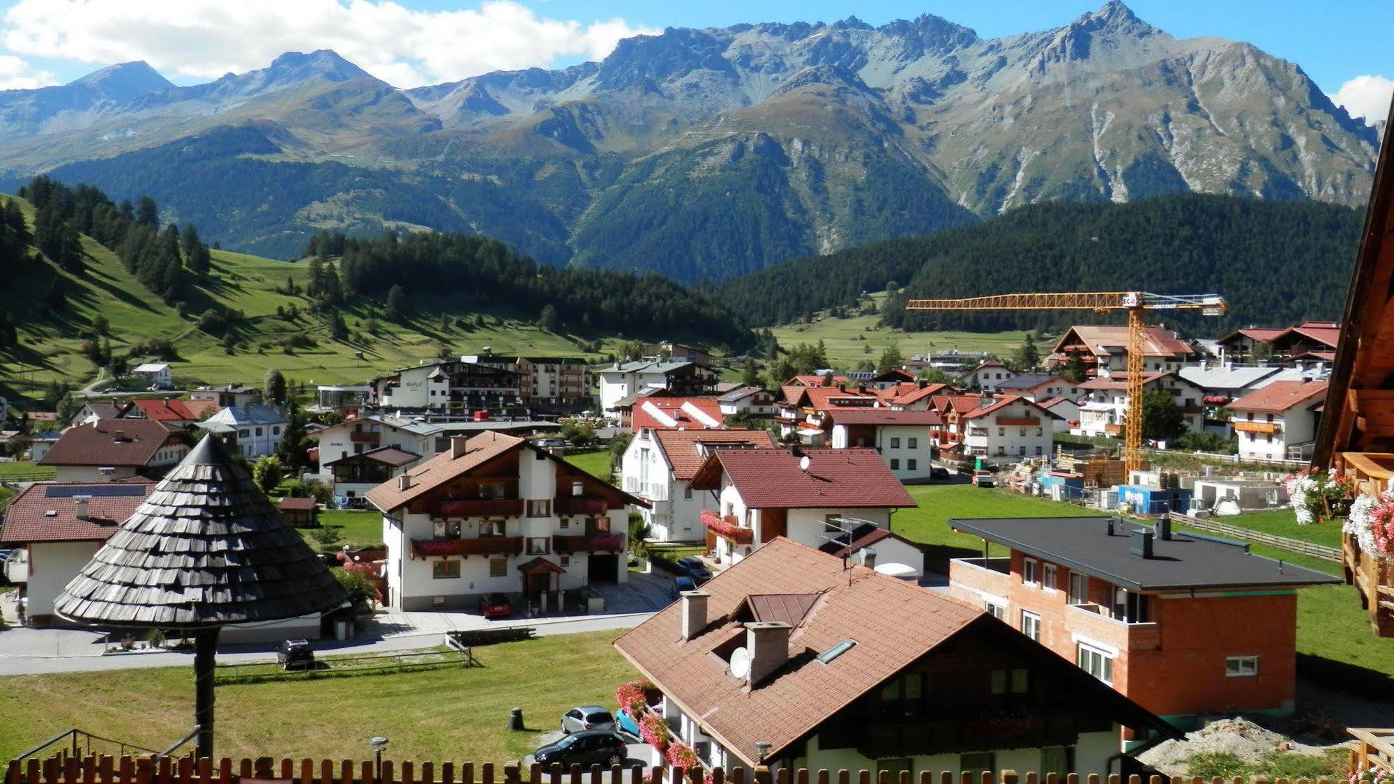 Collina Hotel Garni Nauders Exterior photo